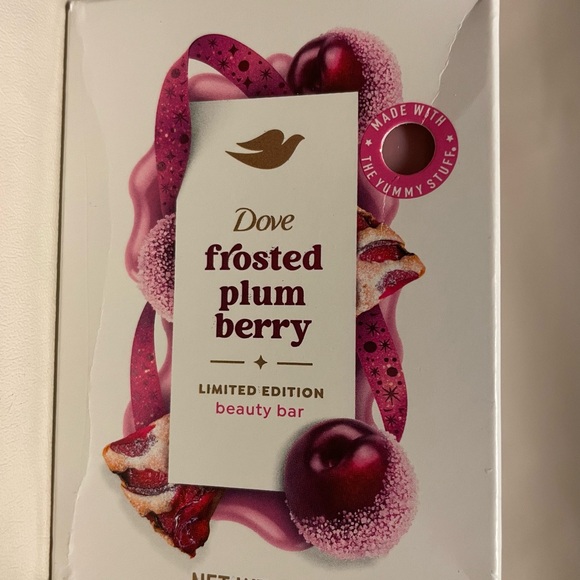 Dove Frosted Plum Berry Limited Edition Body Scrub & Beauty Bar - Picture 3 of 4